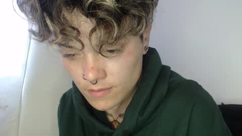 Snapshot of megan_coop3r_ chatting on December 2025 09:46:02 PM Megan and sophi online show from December 2025 09:46:02 PM