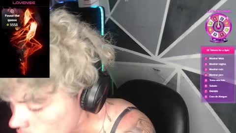 Snapshot of megan_coop3r_ chatting on January 2026 01:19:01 AM Megan and sophi online show from January 2026 01:19:01 AM