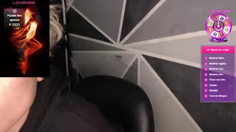 Snapshot of megan_coop3r_ chatting on January 2026 02:49:02 AM Megan and sophi online show from January 2026 02:49:02 AM