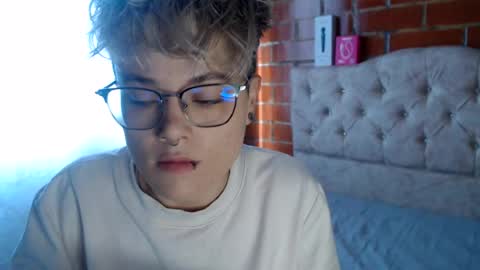 Megan and sophi online show from July 2026 09:32:01 PM