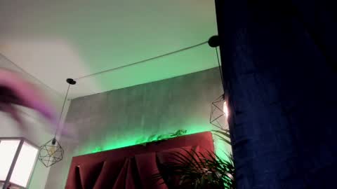    online show from February 2025 03:06:02 AM