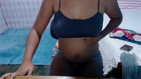 Snapshot of megan_little_ chatting on February 2025 11:05:01 PM amanda online show from February 2025 11:05:01 PM