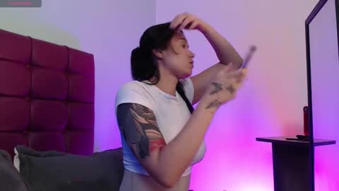 Snapshot of megan_lr chatting on December 2025 03:04:01 AM Valentina online show from December 2025 03:04:01 AM