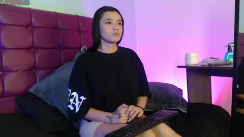 Snapshot of megan_lr chatting on February 2026 01:30:02 PM Valentina online show from February 2026 01:30:02 PM