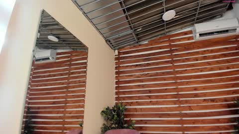 Snapshot of megan_raiin chatting on February 2025 06:15:01 AM megan_raiin online show from February 2025 06:15:01 AM