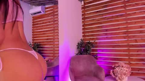 Snapshot of megan_raiin chatting on November 2025 09:20:02 AM megan_raiin online show from November 2025 09:20:02 AM