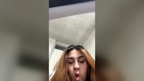                 Laura                 online show from July 2026 01:45:01 AM