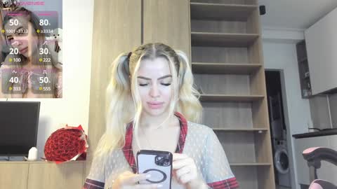 Snapshot of megan_ros_ chatting on January 2025 06:07:01 AM Megan online show from January 2025 06:07:01 AM