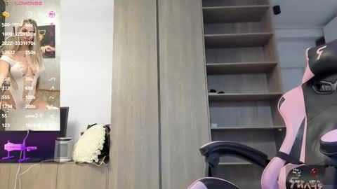 Snapshot of megan_ros_ chatting on October 2025 05:06:02 AM Megan online show from October 2025 05:06:02 AM