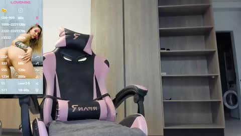 Snapshot of megan_ros_ chatting on October 2025 06:02:02 AM Megan online show from October 2025 06:02:02 AM