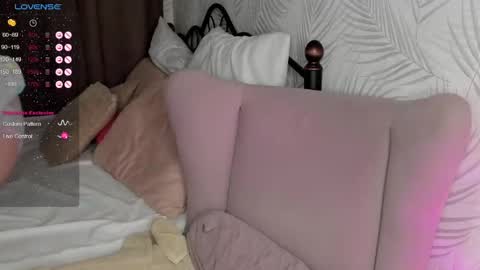 Megan Mon Fri  1600-2200pm Tue Wen Sat 0900-1600pm online show from December 2024 03:37:01 PM