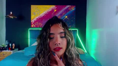 M E G A N   online show from January 2025 10:19:01 PM