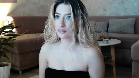 Megan online show from May 2026 07:31:02 PM