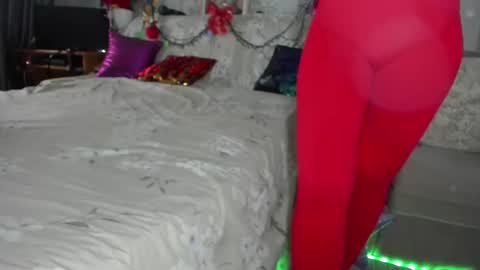 Snapshot of meganfox3325 chatting on December 2025 08:00:02 AM Nicki--------- Welcome to my Room online show from December 2025 08:00:02 AM