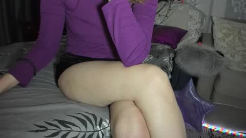 Snapshot of meganfox3325 chatting on February 2026 07:12:01 PM Nicki--------- Welcome to my Room online show from February 2026 07:12:01 PM