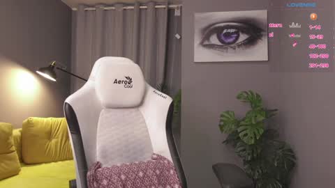 Snapshot of meganiex chatting on December 2024 05:29:02 AM MeganieX online show from December 2024 05:29:02 AM