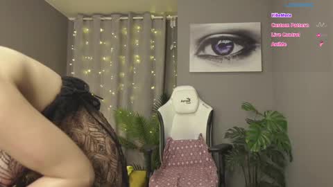 Snapshot of meganiex chatting on March 2025 10:11:02 AM MeganieX online show from March 2025 10:11:02 AM