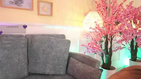 Megan Lowell online show from April 2026 07:37:01 PM