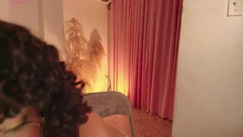 Snapshot of meganlux_1 chatting on May 2026 08:38:01 PM - 29p online show from May 2026 08:38:01 PM