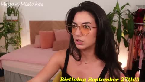 Snapshot of meganmistakes chatting on September 2025 09:59:02 PM Megan Mistakes online show from September 2025 09:59:02 PM