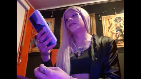 megannixx online show from October 2025 04:42:01 AM