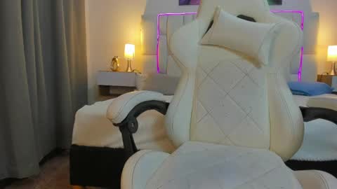 Megan Queen online show from May 2026 12:47:02 PM