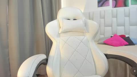 Megan Queen online show from July 2026 12:47:01 PM