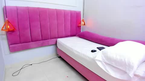 Megan  online show from October 2025 07:58:02 PM