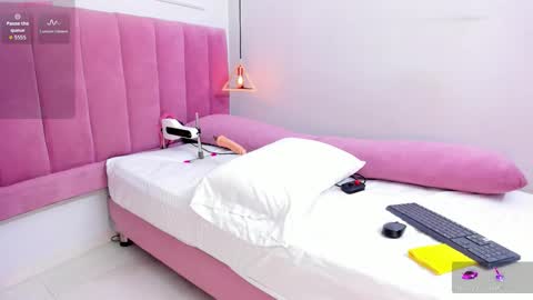 Megan  online show from October 2025 09:27:01 PM