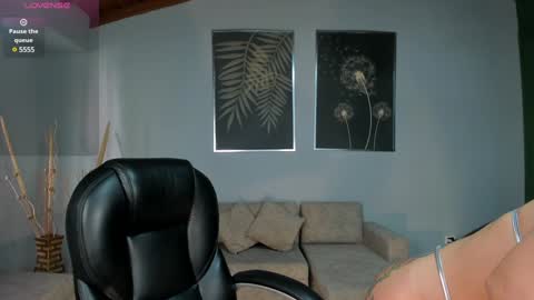 Snapshot of meganscottx chatting on December 2024 07:44:01 PM Megan online show from December 2024 07:44:01 PM