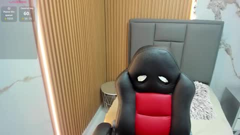 M E G A N  online show from November 2025 02:44:01 AM