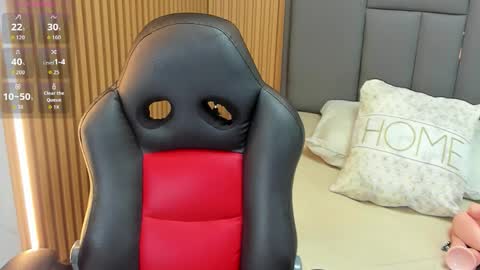 M E G A N  online show from November 2025 02:43:01 AM