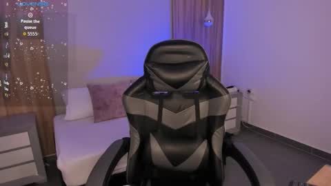 Snapshot of megara_x chatting on November 2025 02:13:01 AM M E G A R A online show from November 2025 02:13:01 AM