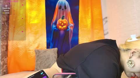 Snapshot of megganfoxy chatting on October 2025 02:01:02 AM megganfoxy online show from October 2025 02:01:02 AM