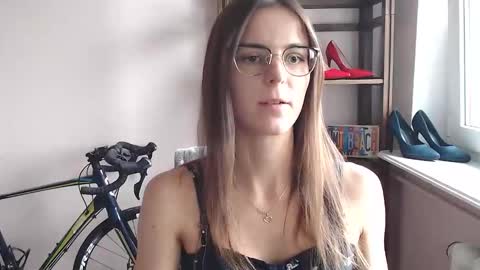 Megi online show from May 2026 01:41:01 PM