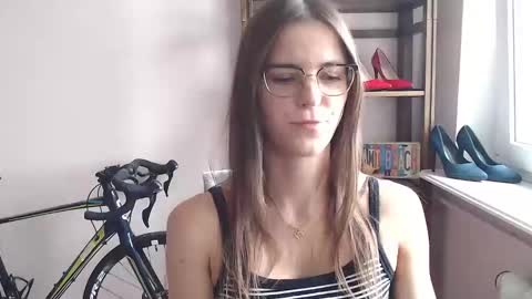 Megi online show from May 2026 01:49:02 PM