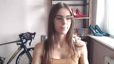 Megi online show from May 2026 01:28:01 PM