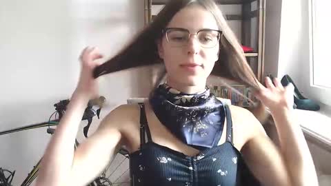 Megi online show from May 2026 01:39:02 PM