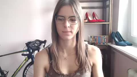 Megi online show from June 2026 06:44:01 AM
