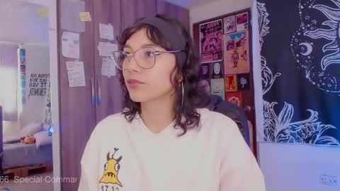 Melissa  -  -  Please help me to reach 100 thumbs up online show from October 2025 04:19:01 PM