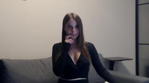 Snapshot of meladams chatting on September 2025 08:21:02 PM meladams online show from September 2025 08:21:02 PM