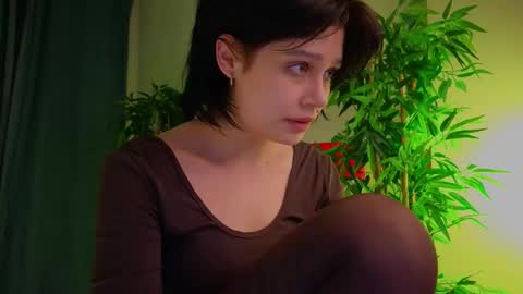 Snapshot of melan1e_ chatting on February 2025 09:37:02 PM mel online show from February 2025 09:37:02 PM