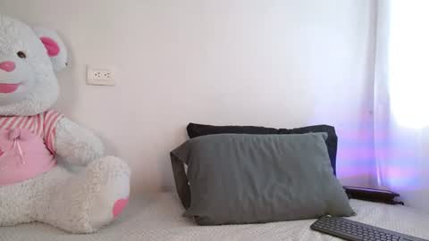 Snapshot of melani_bear chatting on June 2026 04:06:01 PM MELANI online show from June 2026 04:06:01 PM