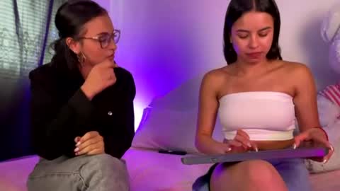Snapshot of melani_bear chatting on July 2026 07:49:02 PM MELANI online show from July 2026 07:49:02 PM