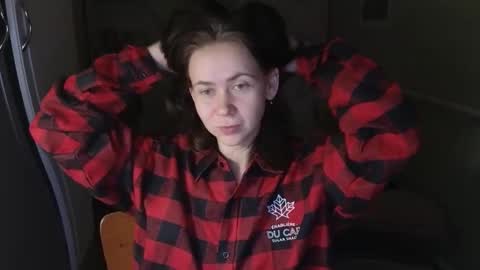 Mila online show from November 2025 07:35:02 PM