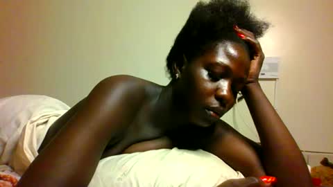 Snapshot of melanie_bae1 chatting on June 2026 03:19:02 AM melanie_bae1 online show from June 2026 03:19:02 AM
