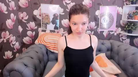 Snapshot of melanie_grant chatting on May 2026 07:39:01 AM Melanie online show from May 2026 07:39:01 AM