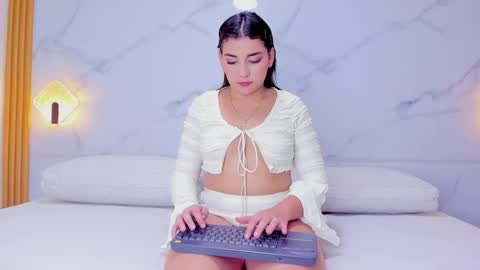 Melanie  online show from February 2026 07:11:01 PM