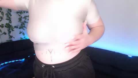 Snapshot of melanie_kissx chatting on February 2025 11:10:02 AM Melanie kissx online show from February 2025 11:10:02 AM