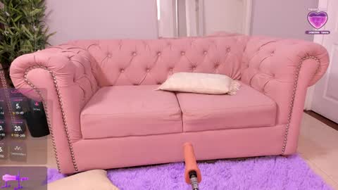 Snapshot of melanie_milleer chatting on December 2024 09:39:02 AM Melanie Miller online show from December 2024 09:39:02 AM